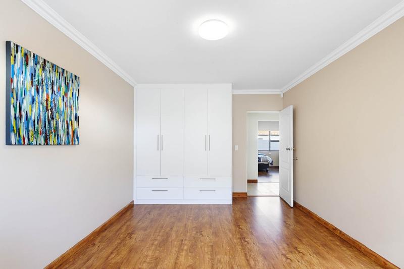 To Let 4 Bedroom Property for Rent in Gordons Bay Central Western Cape